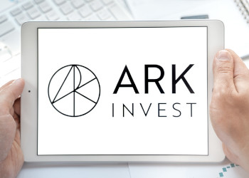 Что происходит с ARK Invest