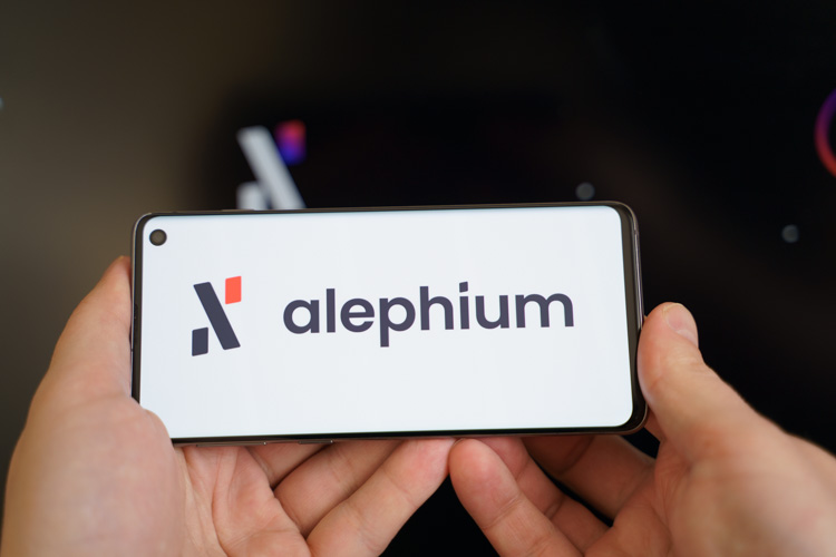 Криптовалюта Alephium открыта на экране.