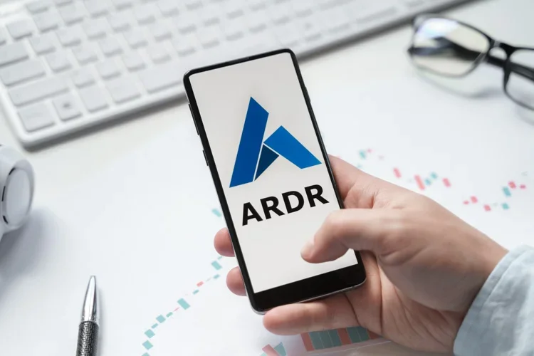 Криптовалюта ARDR готова к торговле на смартфоне.