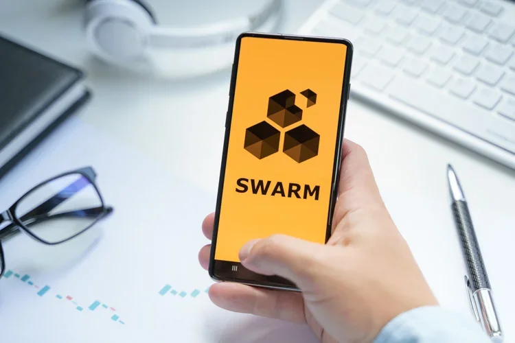 Проект Swarm открыт на телефоне для работы в сети Eterium.