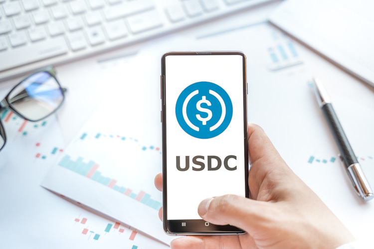 Криптовалюта USDC готова к торговли со смартфона.