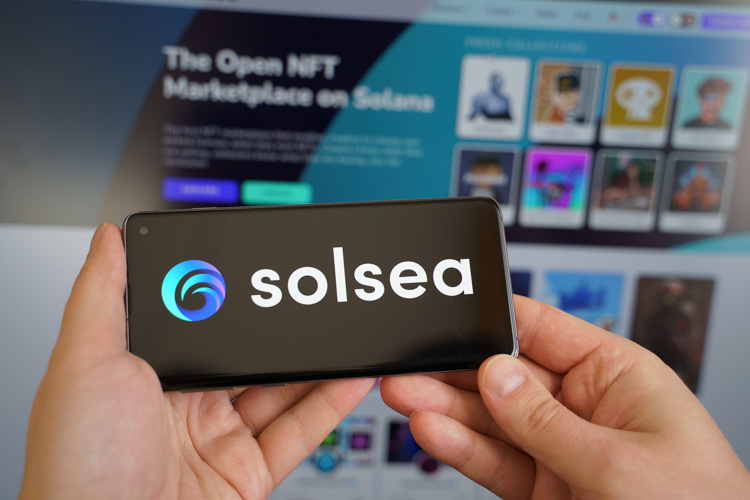NFT площадка Solsea открыта на экране.